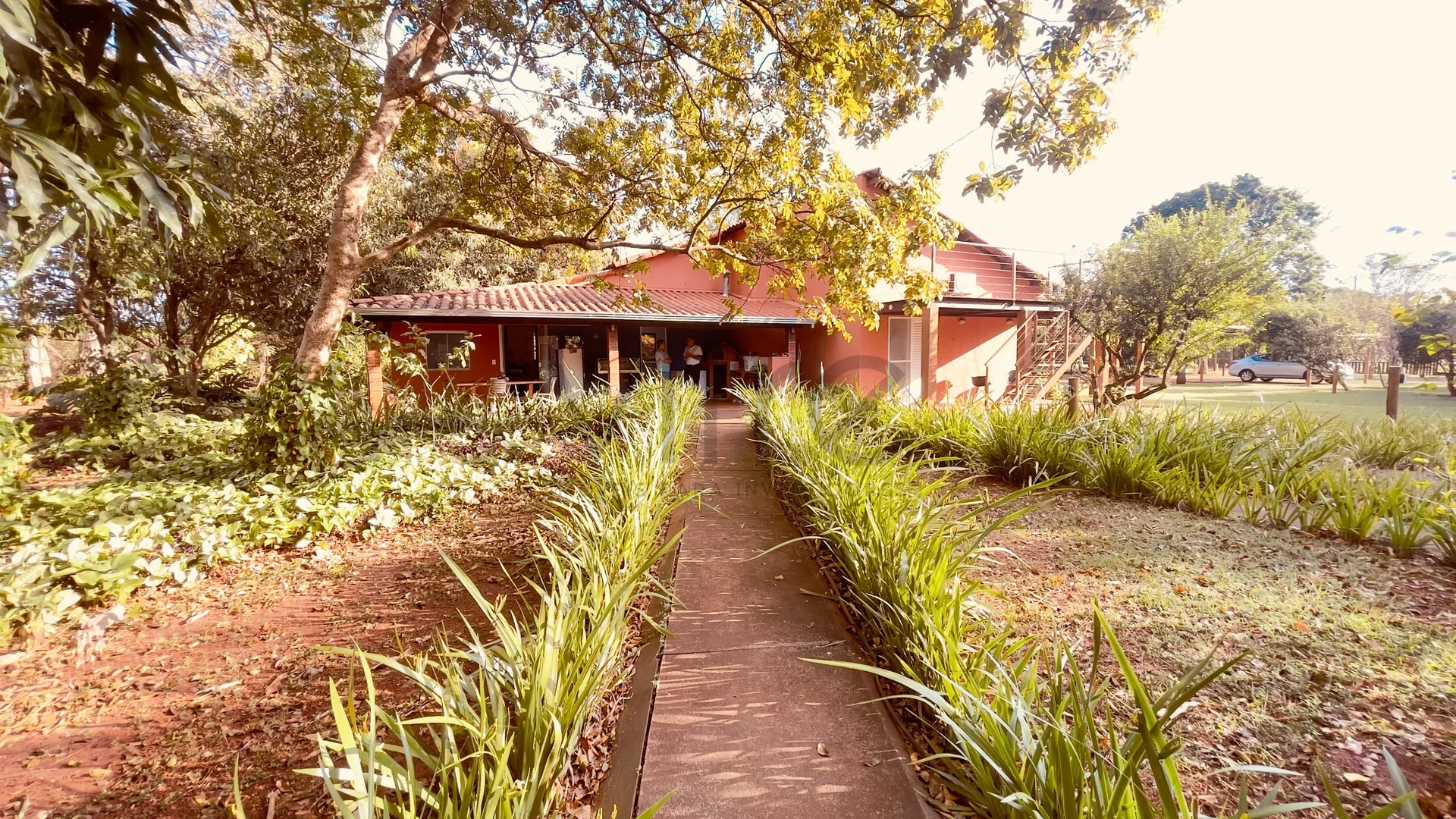 Casa com piscina e 5.220 m² de terreno na Morada do Sol