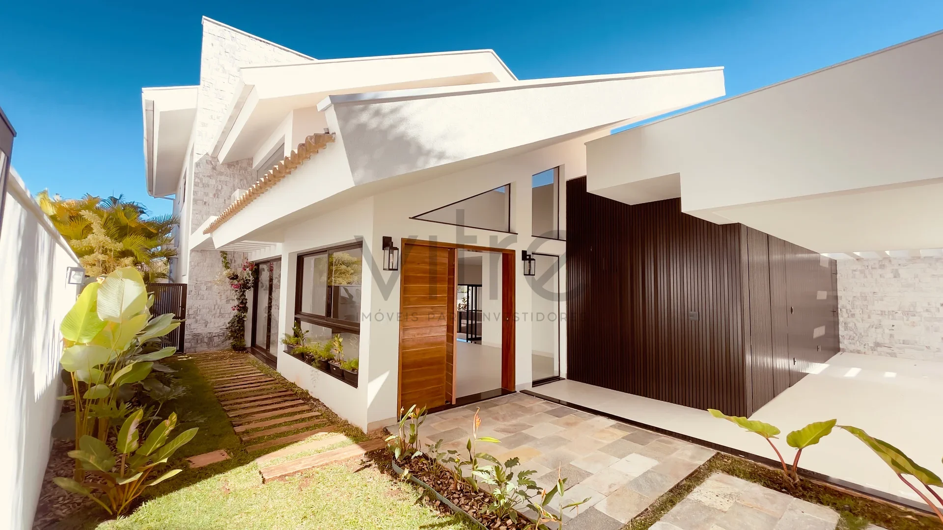 Casa NOVA de 330 m² com 4 SUÍTES, piscina e ofurô aquecidos — Gávea Hill 2, Uberlândia